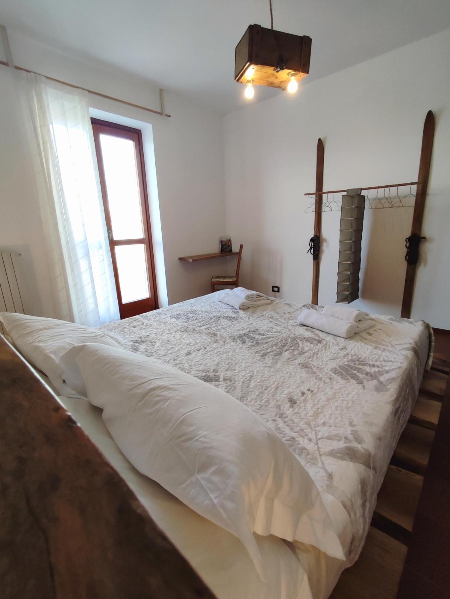 Ca Di Me Villa La Morra Ruang foto